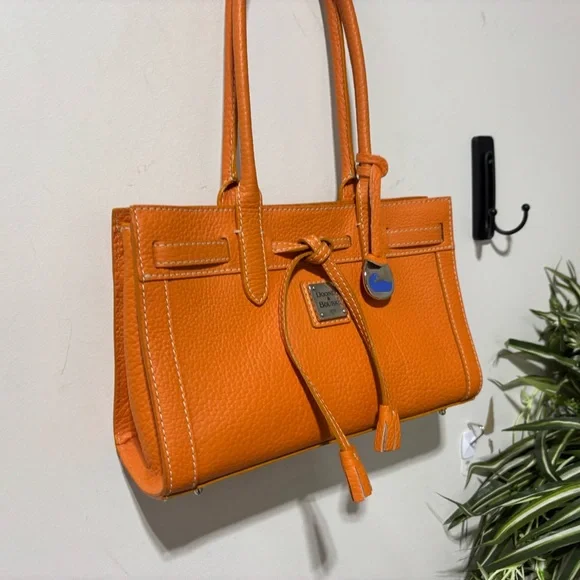 New!❤️Dooney & Bourke Ginger Mini Tassel Tote - Picture 3 of 6
